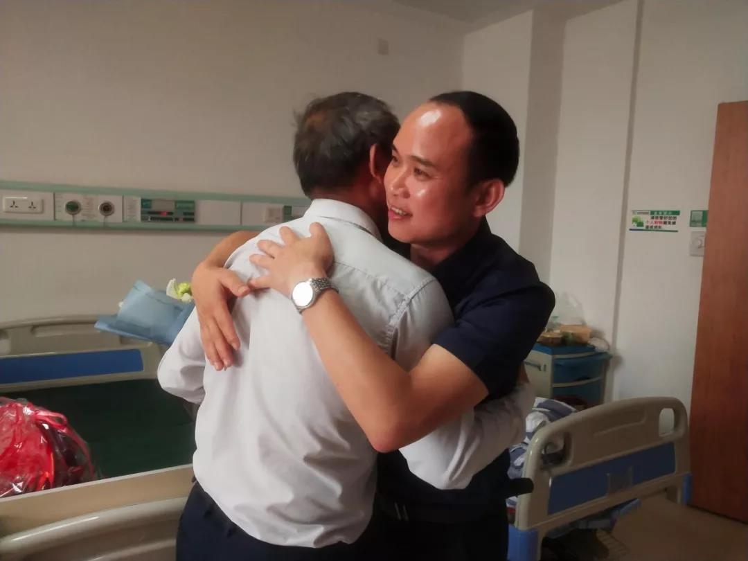 真情關(guān)懷，慰問員工丨老羅，愿您早日康復(fù)！